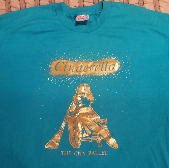 Vintage Cinderella t-shirt - Picture 1 of 4